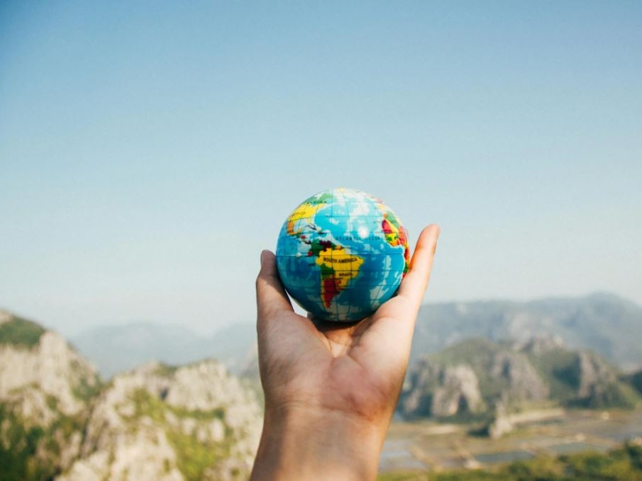 Earth Day, Millennials e Gen Z a confronto: chi è più “green”?