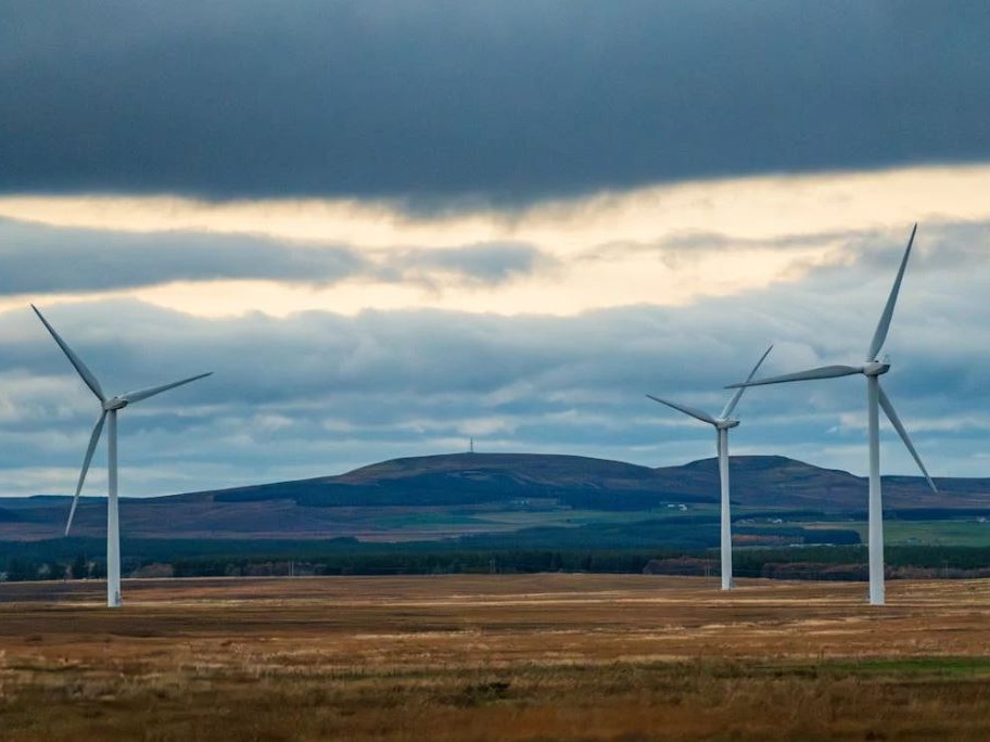 Energia, a maggio 2025 rinnovabili da record e prezzi in calo. Il report ufficiale del GME