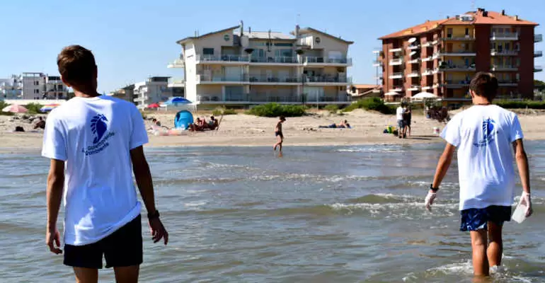 Campania, allarme ambientale: record di reati lungo le coste secondo Legambiente