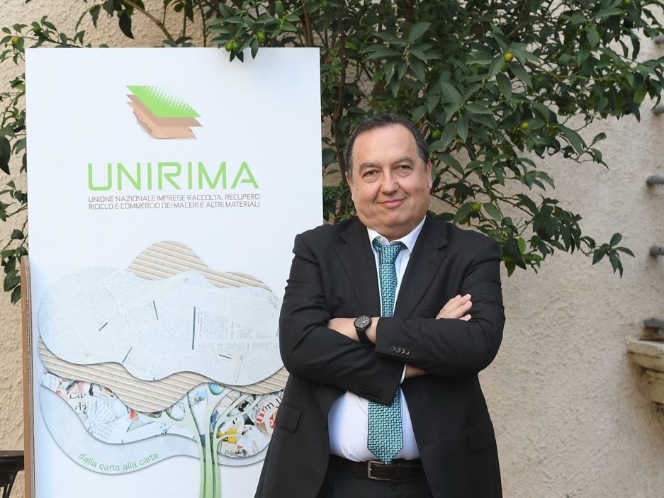 Carta e riciclo, l’Italia campione d’Europa dell’economia circolare ma schiacciata dalla burocrazia