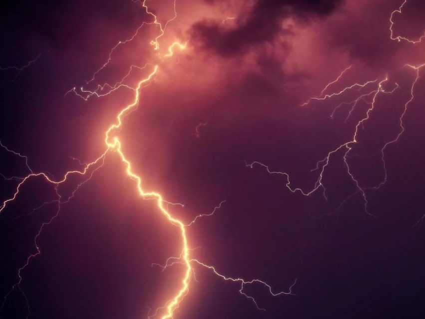 Inondazioni in Texas: corre il bilancio della tragedia: 81 morti, 41 i dispersi