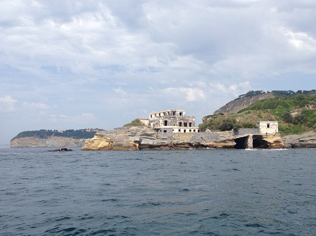 Scarichi nell'area marina protetta di Gaiola: Marevivo e Greenpeace ricorrono al Tar Campania