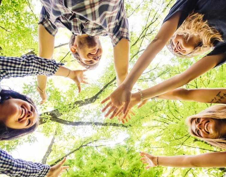 Sostenibilità e Gen Z: consumatori e attivisti. Una generazione formata nell’emergenza