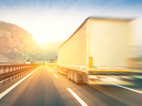 Inizio di anno in rosso per il mercato dei rimorchi: gennaio a -13,7%. UNRAE: soluzioni urgenti o il comparto rischia un tracollo