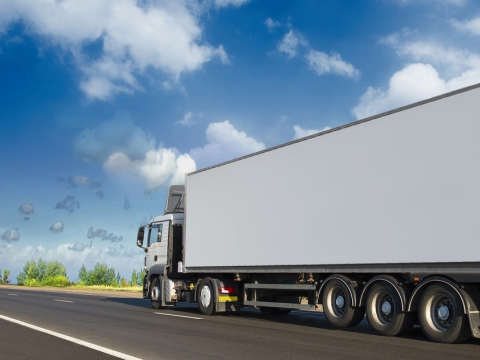 Aprile ancora in calo per il mercato dei veicoli industriali: -0,9%. I mezzi pesanti continuano a soffrire (-7,8%)