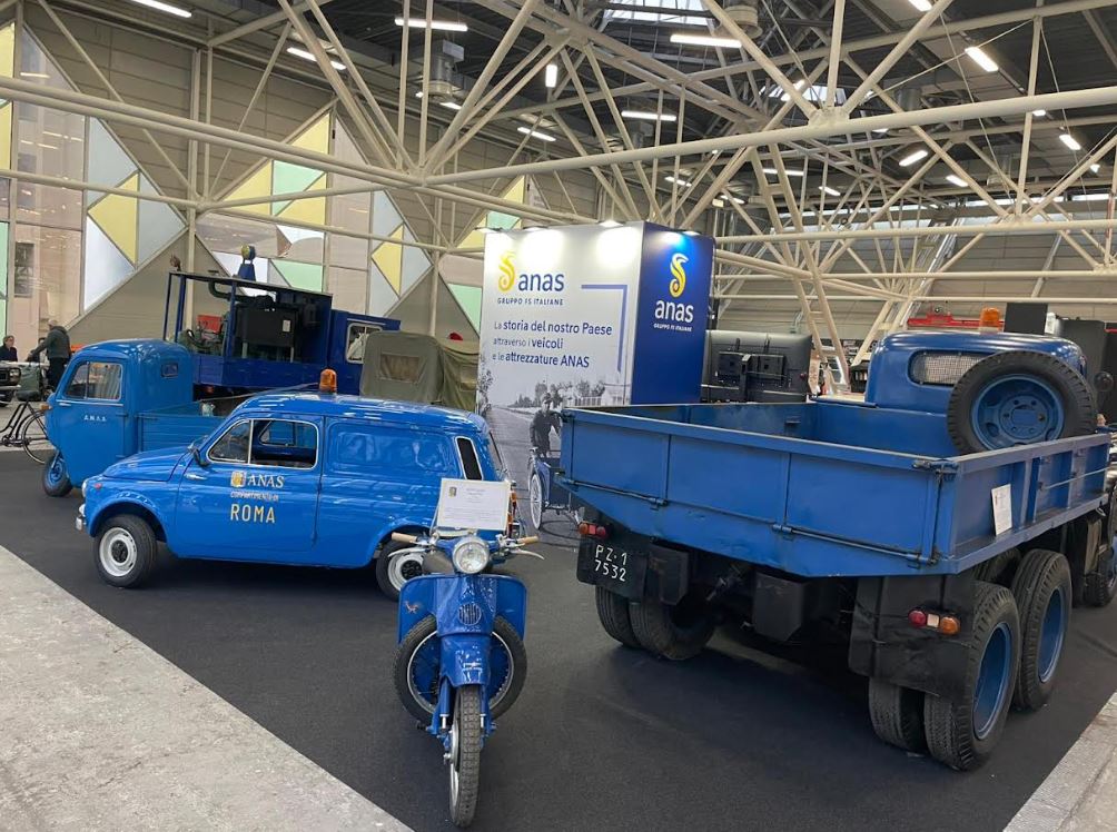 Anas espone mezzi aziendali storici al Salone di Auto e Moto d'Epoca
