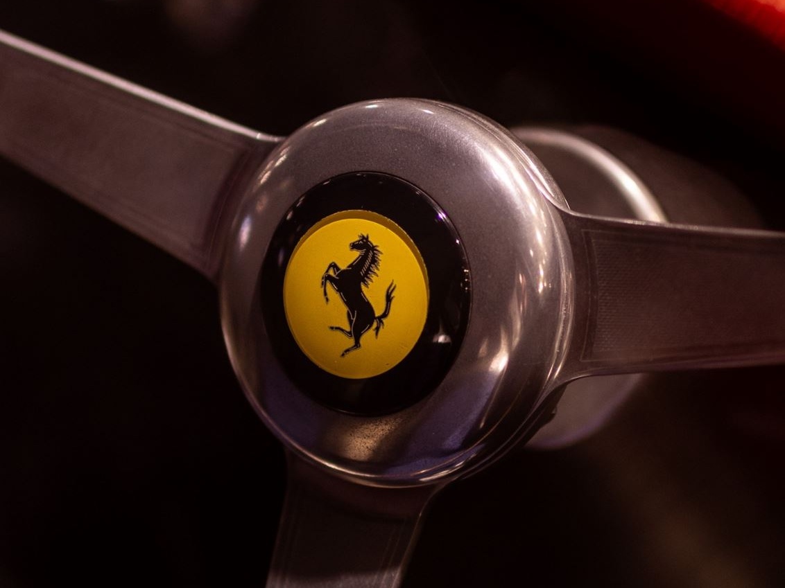 “Sguardi d’Impresa”, a Modena la Ferrari negli scatti di Mimmo Frassineti