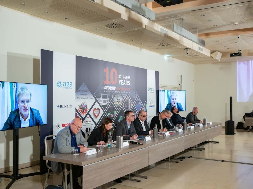 #FORUMAutoMotive, l'appello: No alla conversione militare dell'industria, sostegno al settore