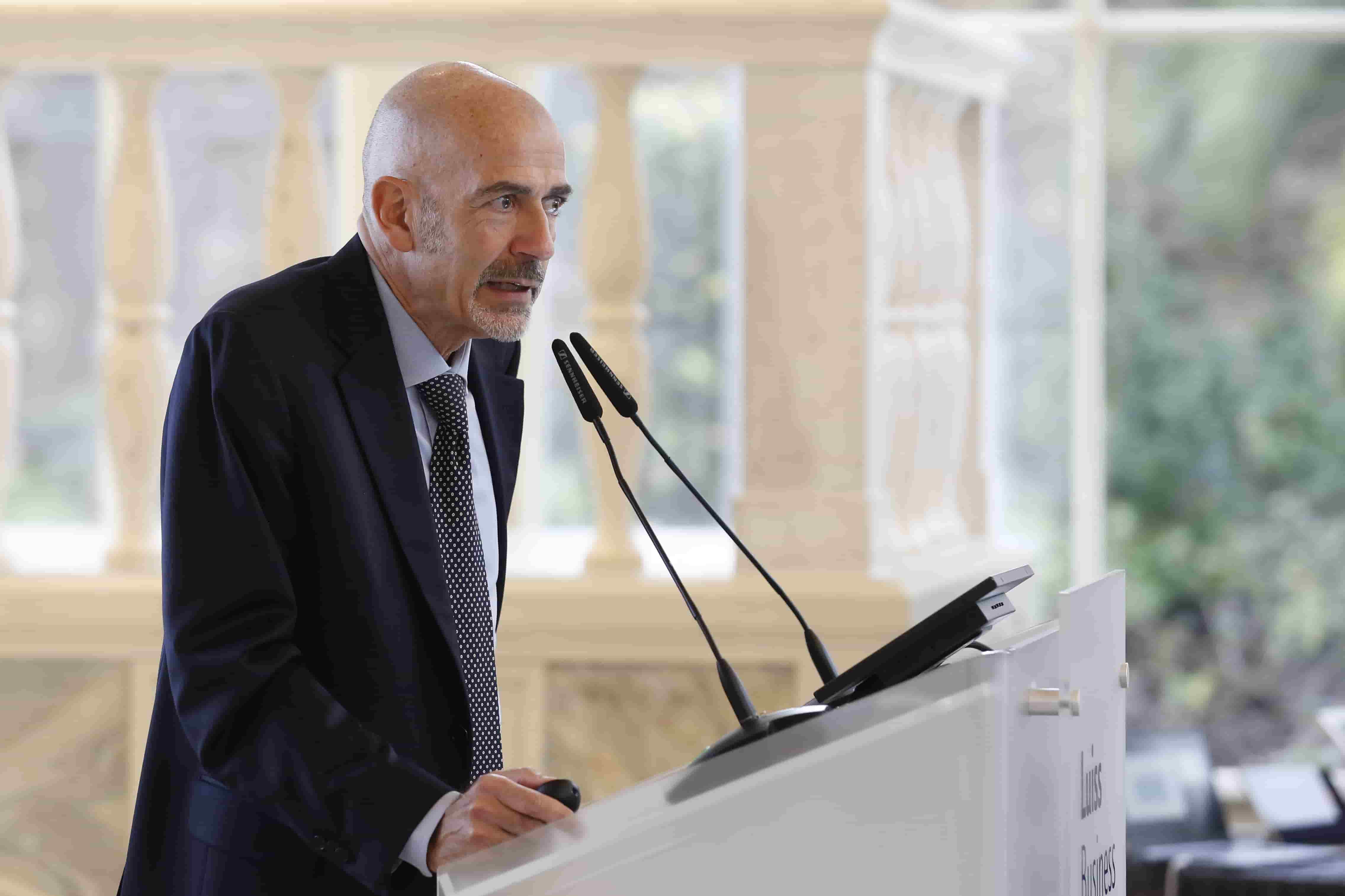 Il mercato dell’auto divide l’Italia: nuovo al Centro-Nord, usato al Sud. Immatricolazioni e finanziamenti in lieve crescita nel 2024