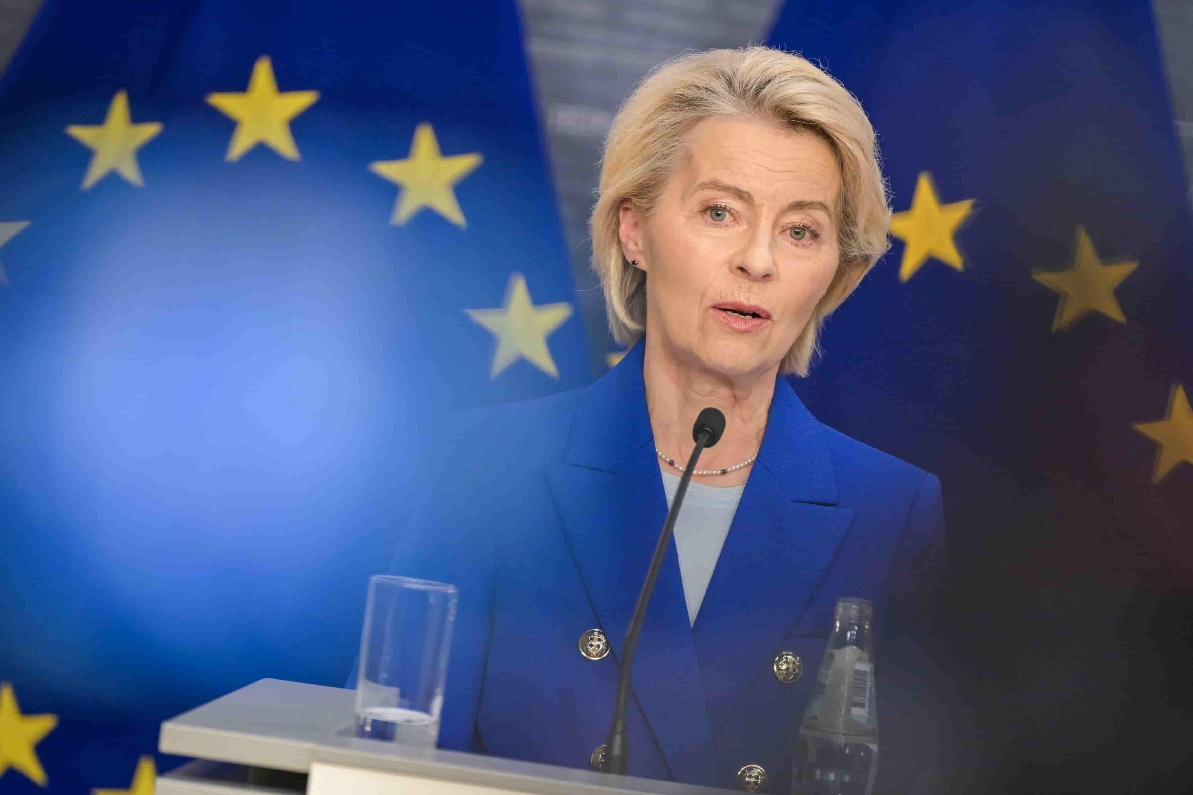 Automotive. Appello a von der Leyen: non indietreggi sul termine del 2035 per i no ai motori termici