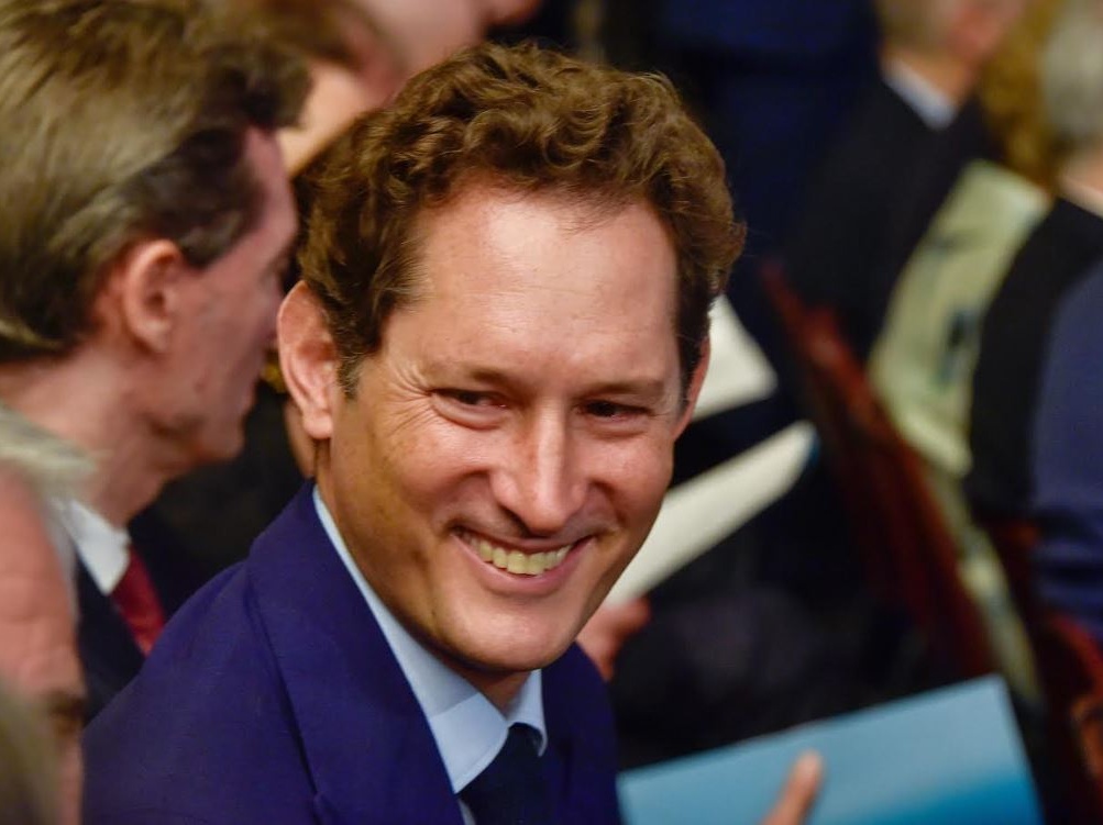 Il 2025 sarà un altro anno difficile per Stellantis, ma Elkann conferma impegni per l'Italia