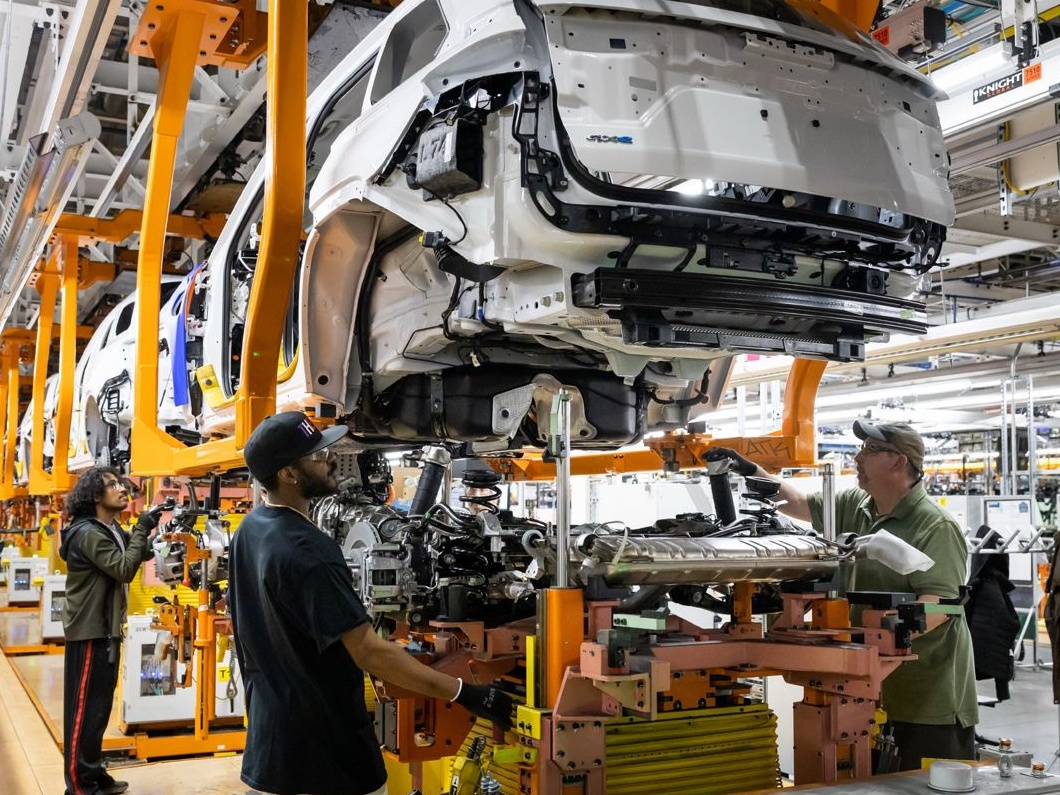 Stellantis sposta in Usa, dal Canada, la produzione della Jeep: Ottawa minaccia di citarla in giudizio