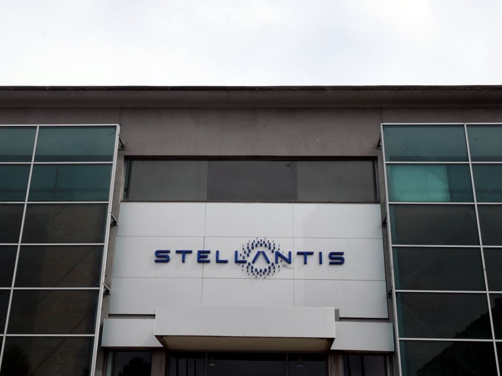 Stellantis, primi effetti nel management delle dimissioni di Tavares: torna a casa Tim Kuniskis