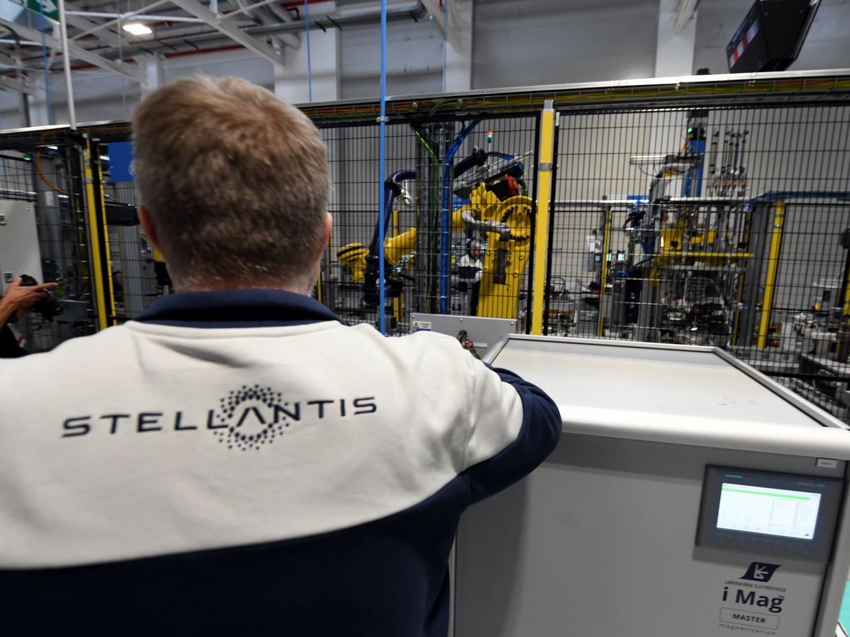 Stellantis inaugura il Centro di Smontaggio Veicoli a Osasco (San Paolo, Brasile)