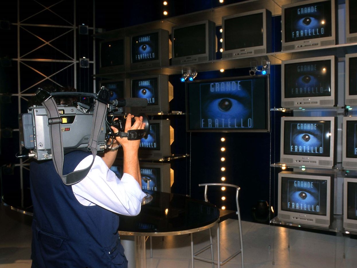 Grande Fratello: 25 anni e non sentirli (perché è morto da 20)