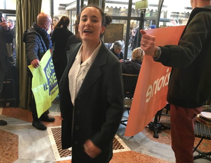 Giusto protestare per il costo della vita, ma forse bisogna scegliere meglio i bersagli