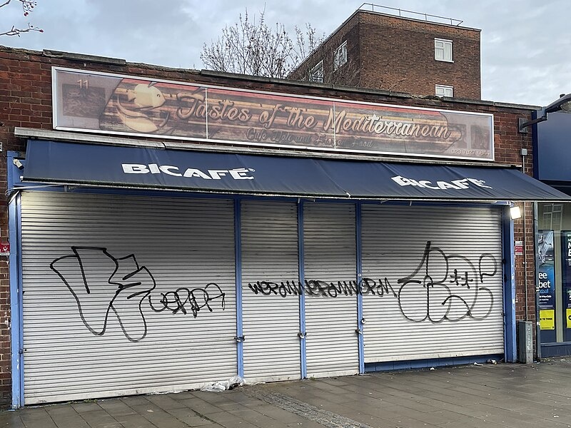 My Beautiful Laundrette: quarant’anni fa, la commedia che scosse l’Inghilterra di Thatcher (e non solo)