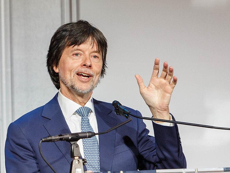 Riscoprire il passato per navigare il futuro: la lezione di Ken Burns