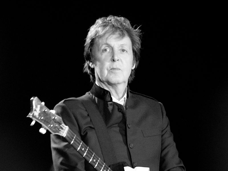 Paul McCartney sfida il racket dei biglietti e organizza un concerto a sorpresa a New York