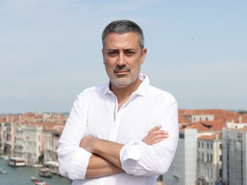 Premio Strega, trionfa Andrea Bajani