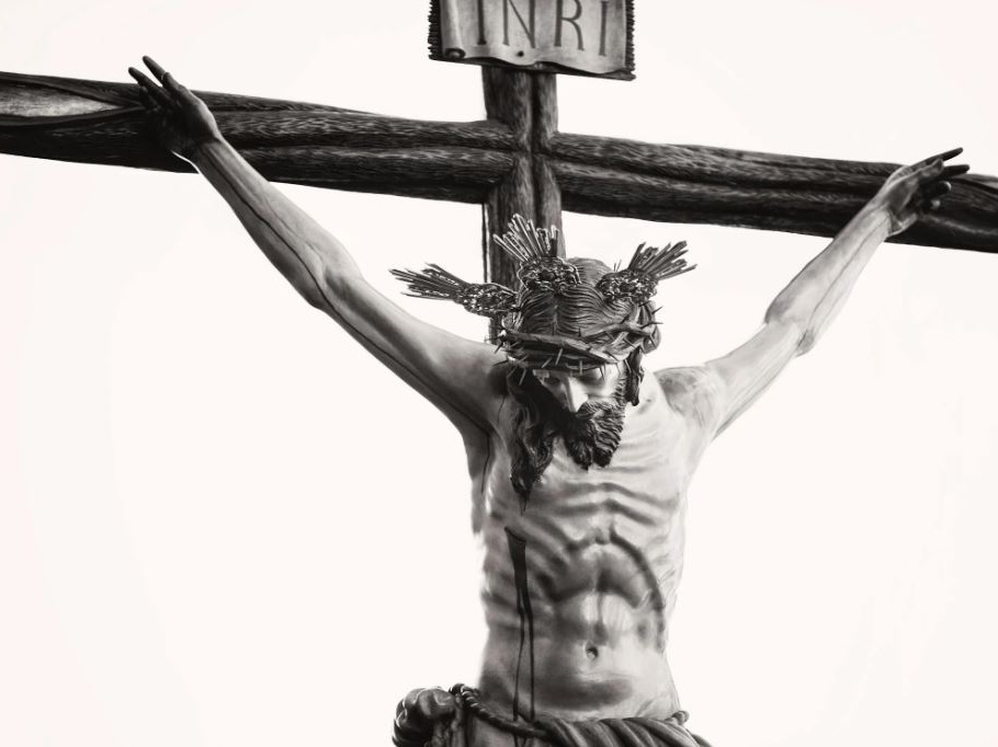 Pasqua, la festa del passaggio: un ponte tra memoria e rinascita