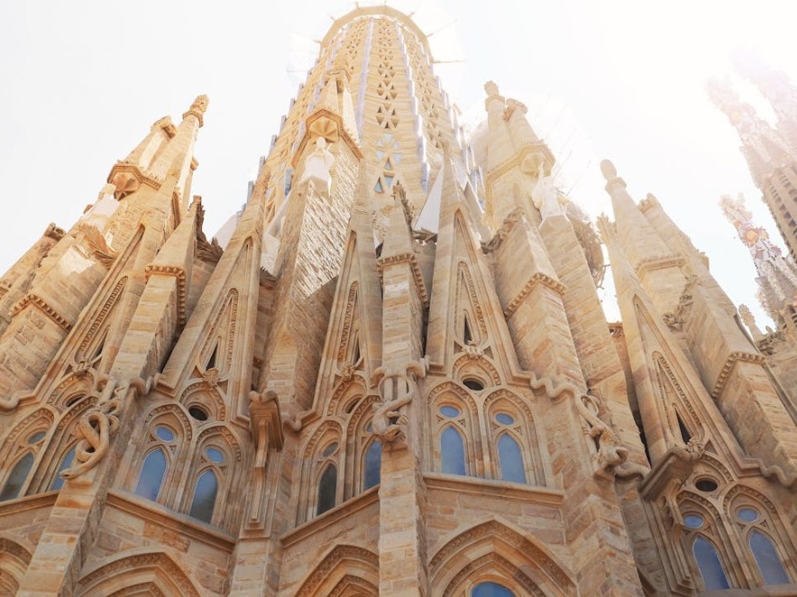 La chiesa della Sagrada Familia è ora la più alta del mondo