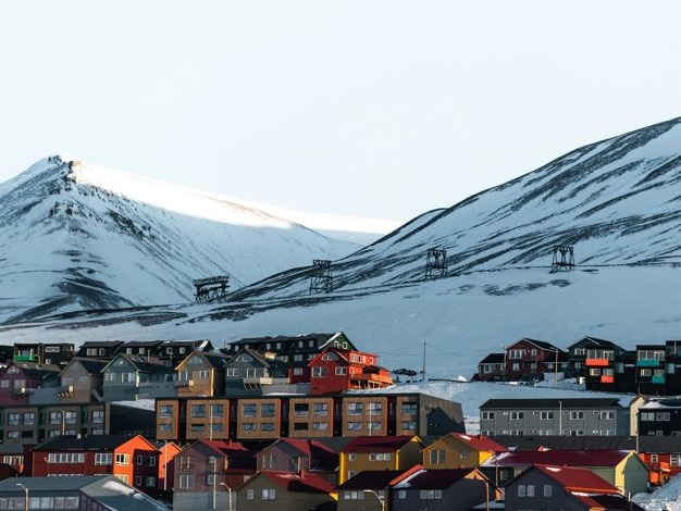 Sotto i ghiacci delle Svalbard, il rifugio eterno dei capolavori digitali
