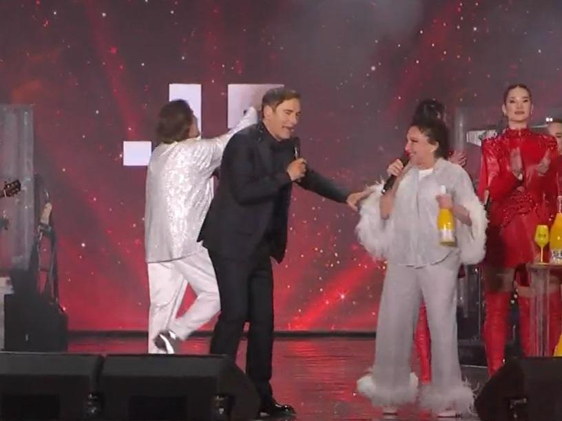 Lo show di Capodanno della Rai, tra parolacce e uno spettacolo improponibile