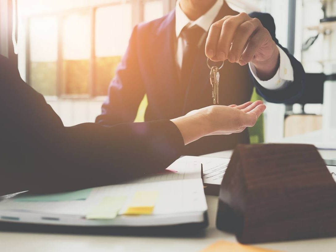 Mercato immobiliare corporate in forte ripresa, investimenti in crescita nel primo semestre 2025