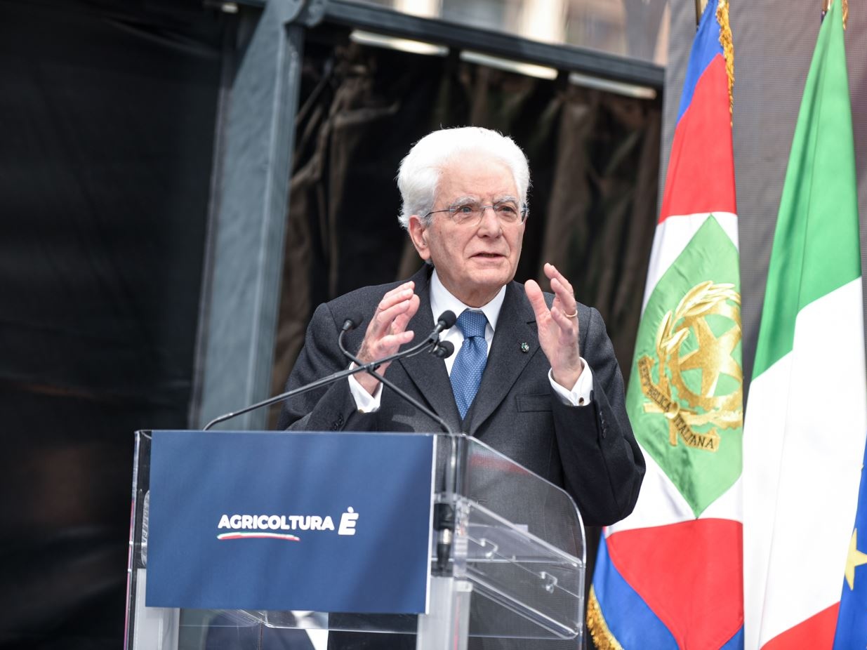 Dazi: Mattarella invita al buon senso:  Importante rispettare le regole