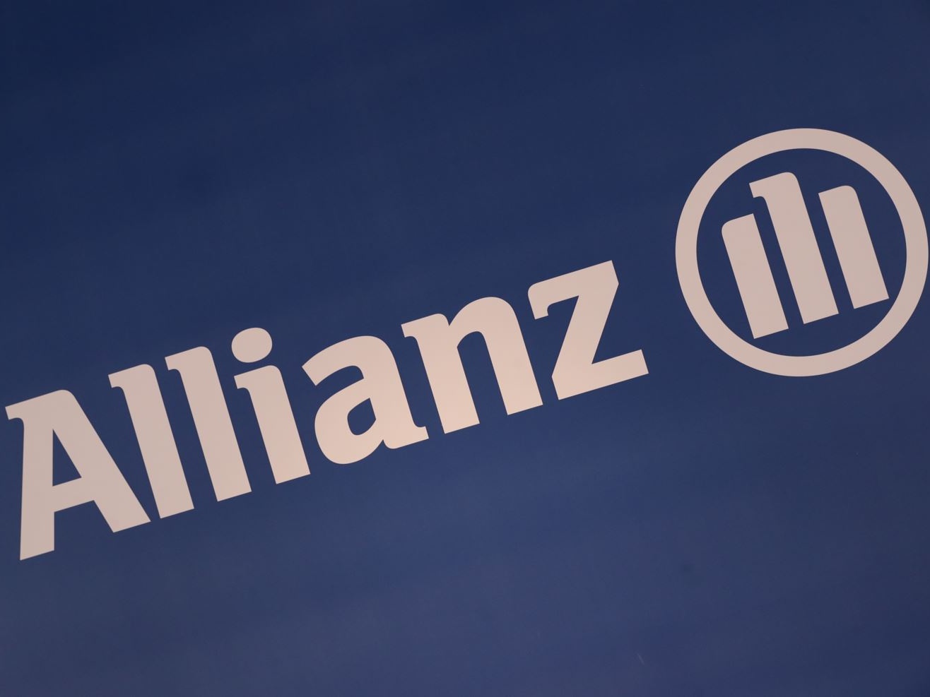 Allianz verso un nuovo anno da record, redditività ai massimi e stima di fine esercizio rivista al rialzo