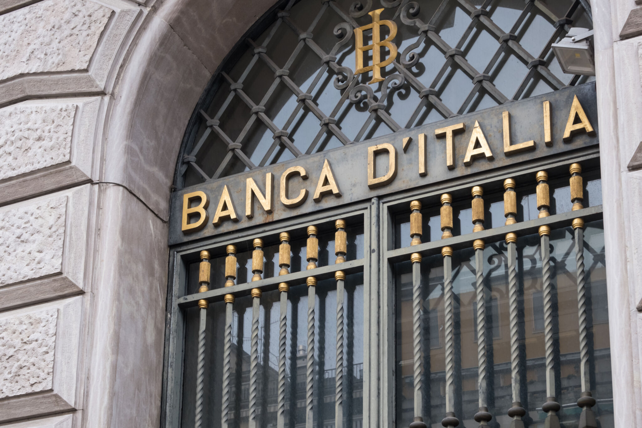 Banca d’Italia, meno sportelli ma più accesso digitale, le famiglie italiane sempre più connesse ai servizi finanziari