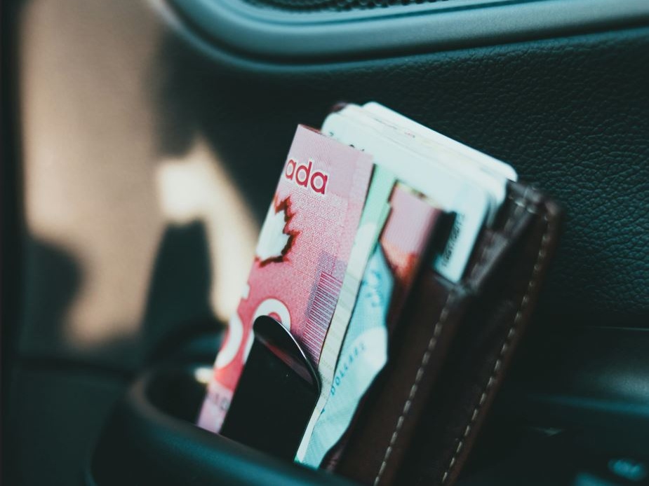 Monete: il dollaro canadese ai minimi da oltre venti anni