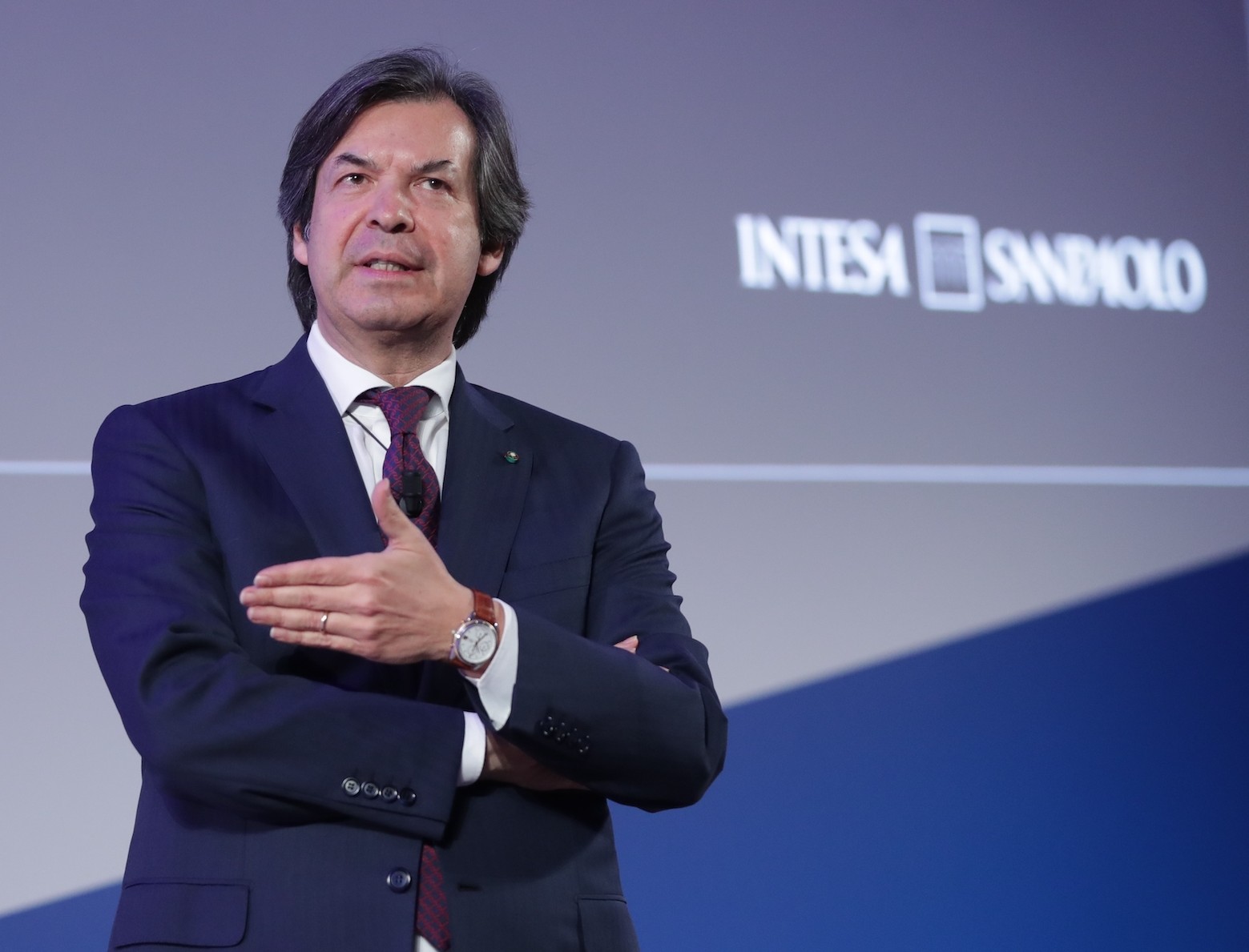 Intesa Sanpaolo, semestre record, utile netto a 5,2 miliardi e nuove stime oltre i 9 miliardi per il 2025