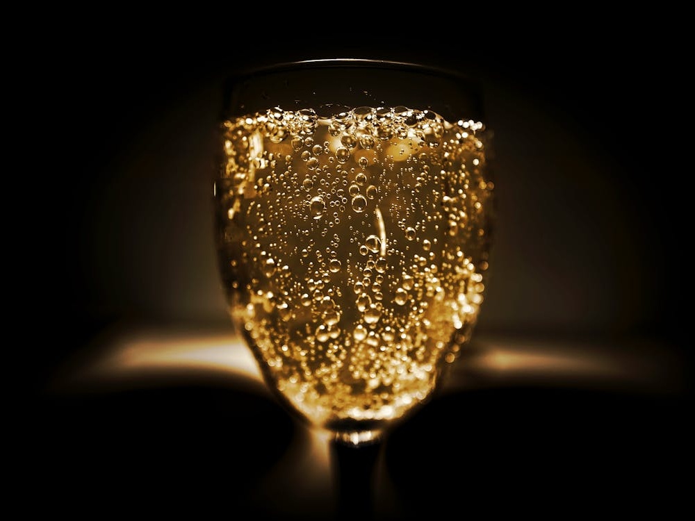 Champagne in crisi: -10% di spedizioni globali nel 2024