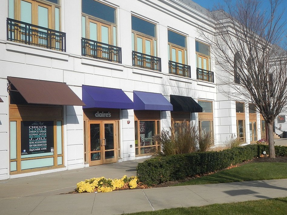 Usa: verso il fallimento la catena Claire's, tempio di gioielli e piercing degli adolescenti