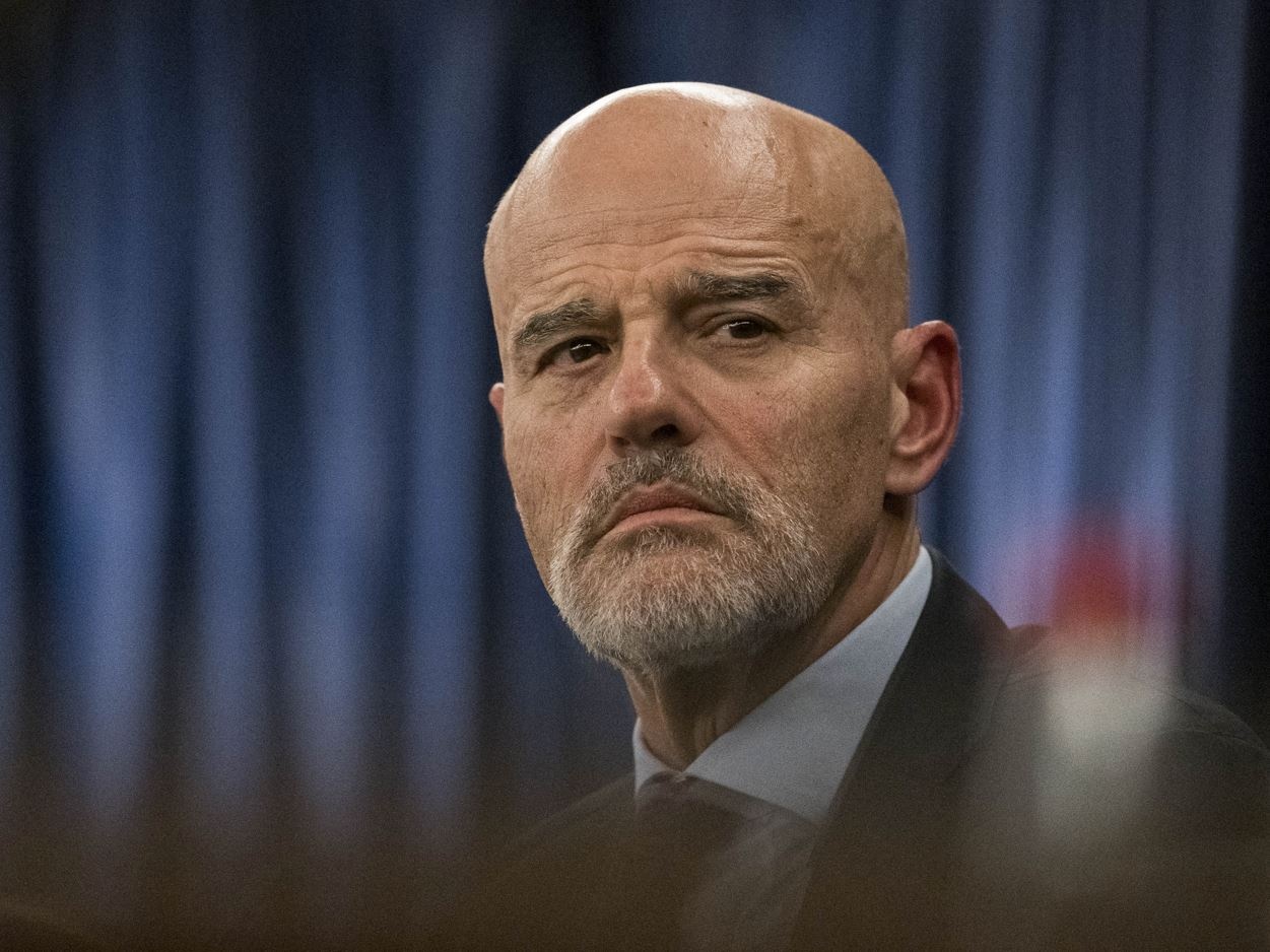 Eni chiude il 2024 con un utile netto adjusted in calo del 37% a 5,2 miliardi di euro