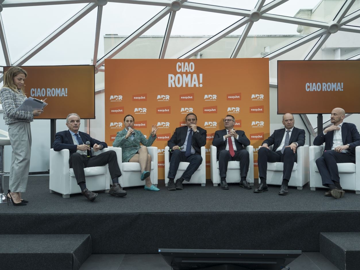 easyJet, 5 nuove rotte da Roma Fiumicino. 30 milioni di passeggeri dal 2008