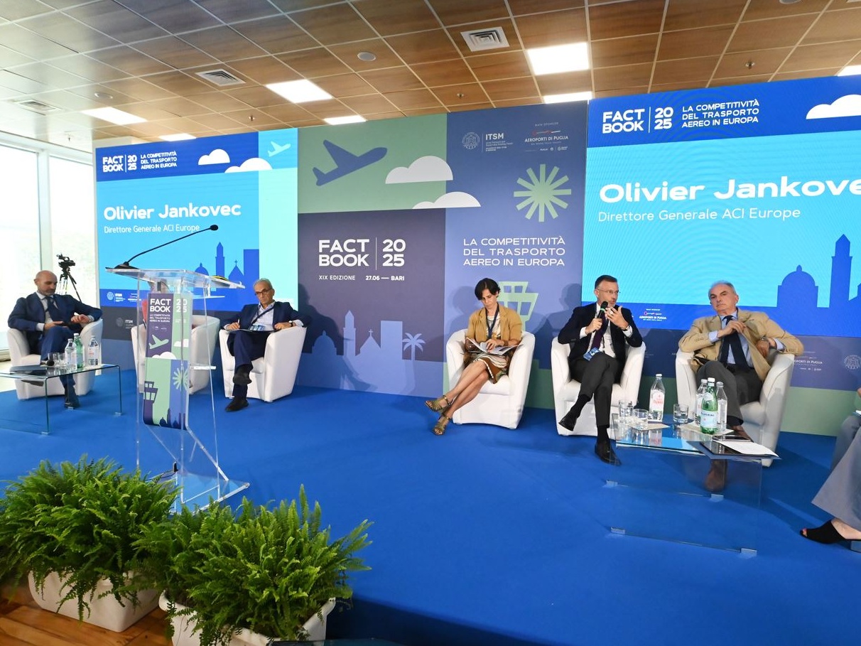Il trasporto aereo europeo punta sulla competitività. Il Fact Book 2025 presentato a Bari con il presidente ENAC Di Palma
