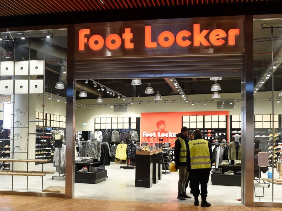 Usa: Dick's Sporting Goods acquista Foot Locker sulla base di 2,4 miliardi di dollari