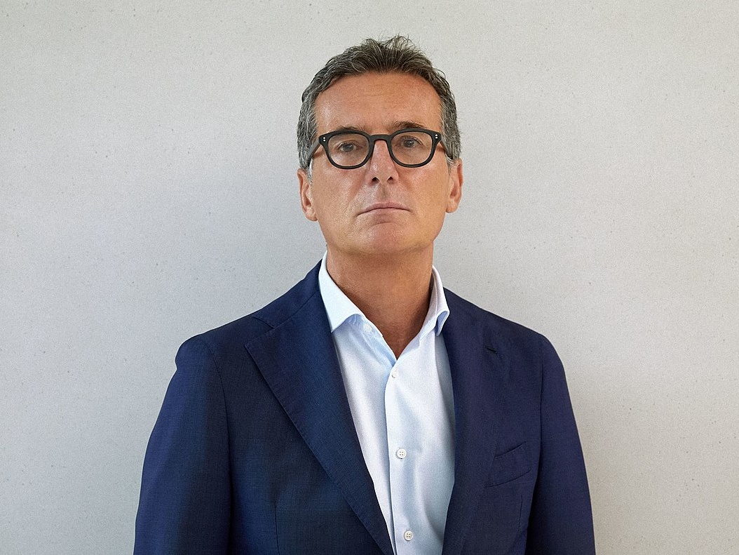 EssilorLuxottica acquisisce Automation & Robotics e rafforza la leadership nella tecnologia per l’ottica