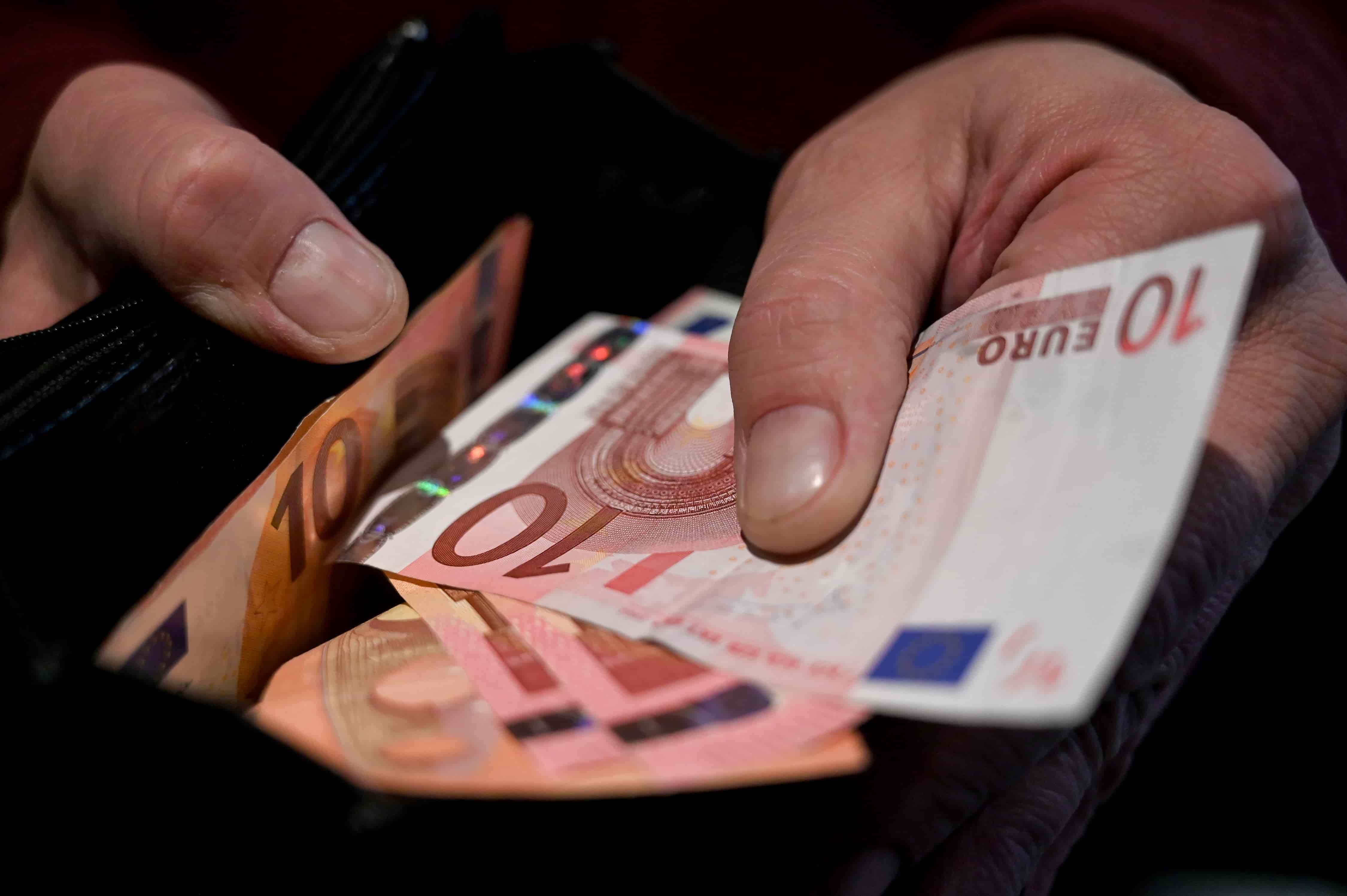 Manovra, tra aumenti di cassa e retromarce strategiche