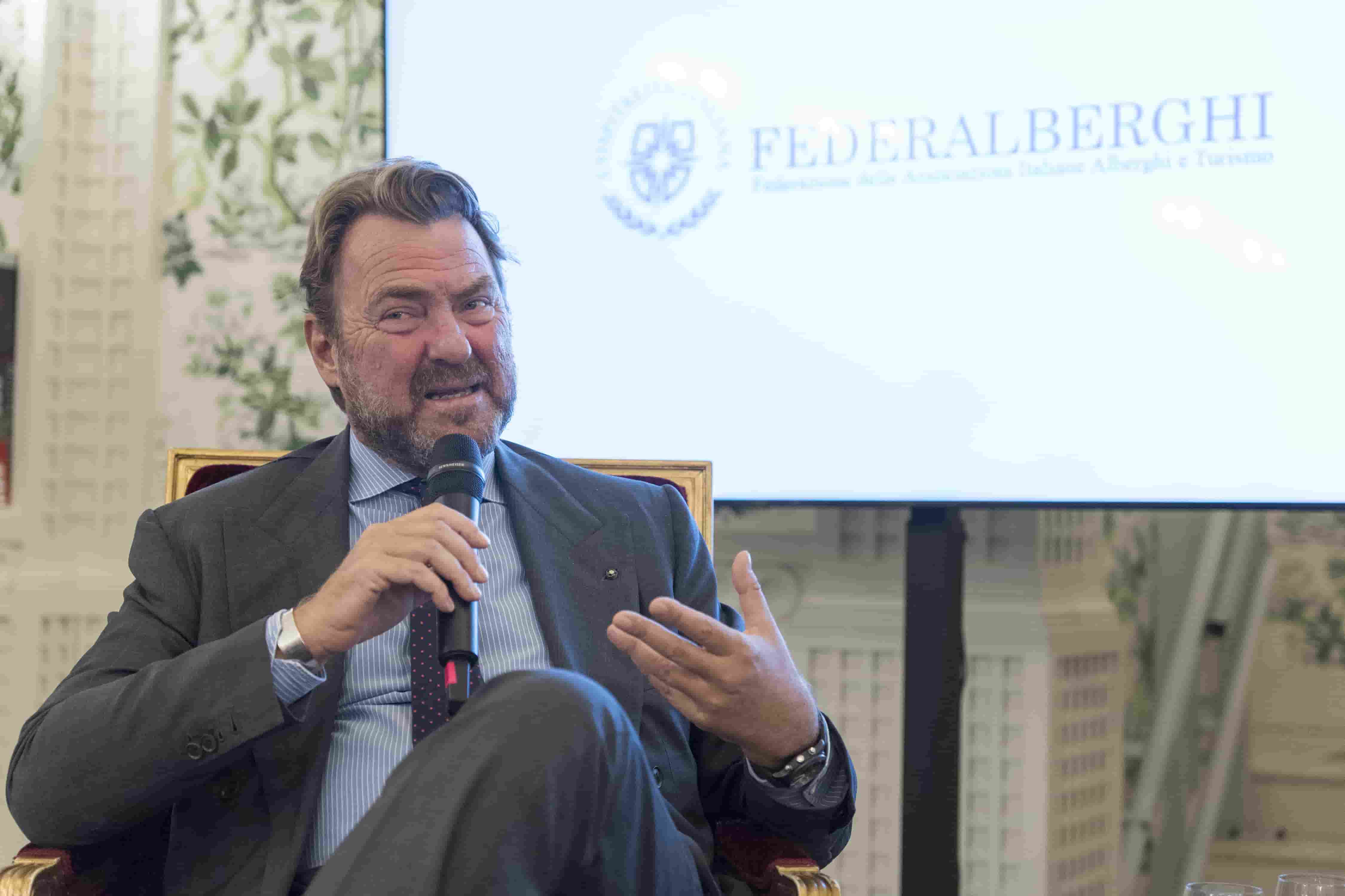 Ponte Ognissanti breve ma intenso: in viaggio 10 mln di italiani, giro d’affari a 4,6 mld