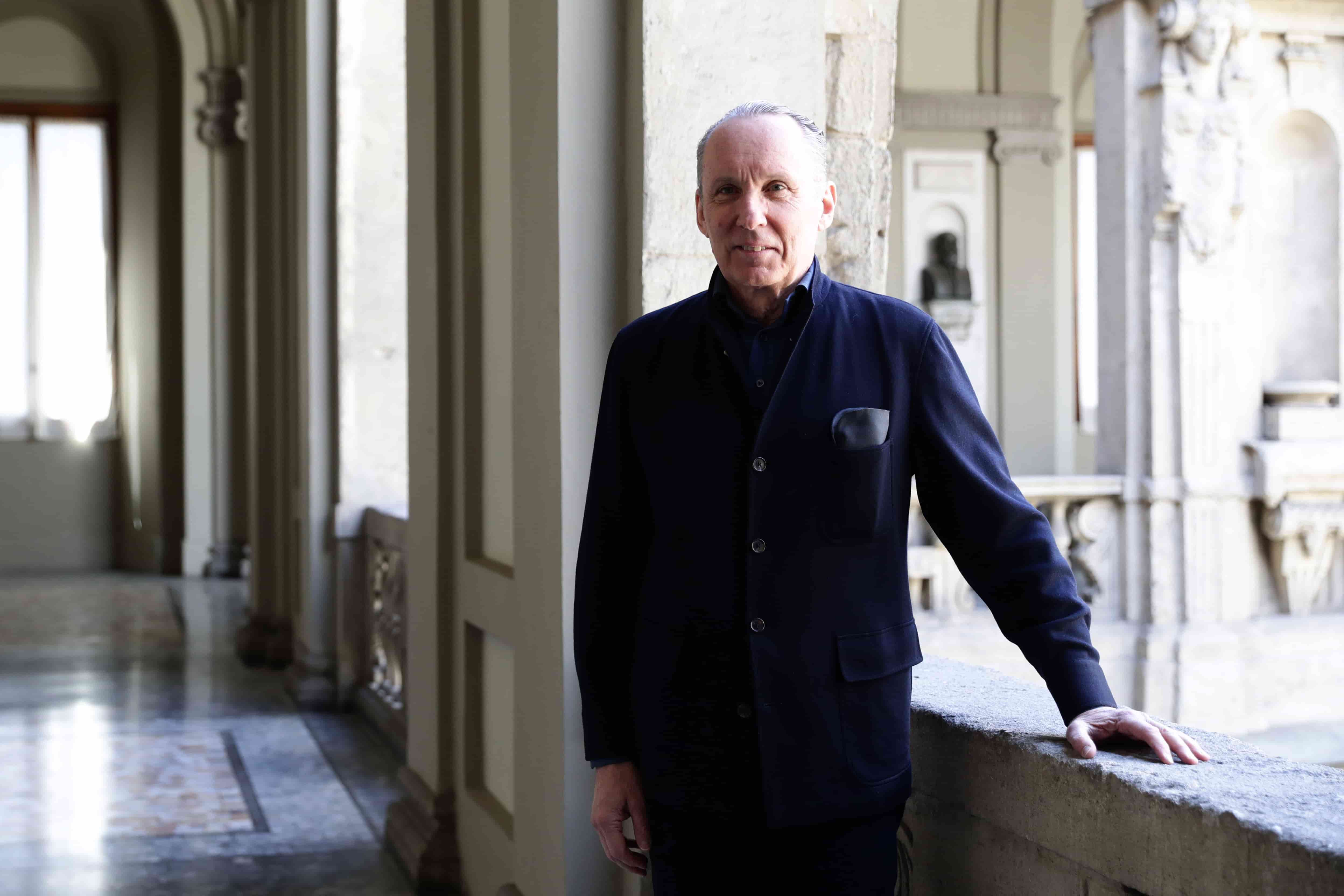 Ermenegildo Zegna chiude il primo semestre 2025 con ricavi per 928 milioni e utile in crescita del 53%