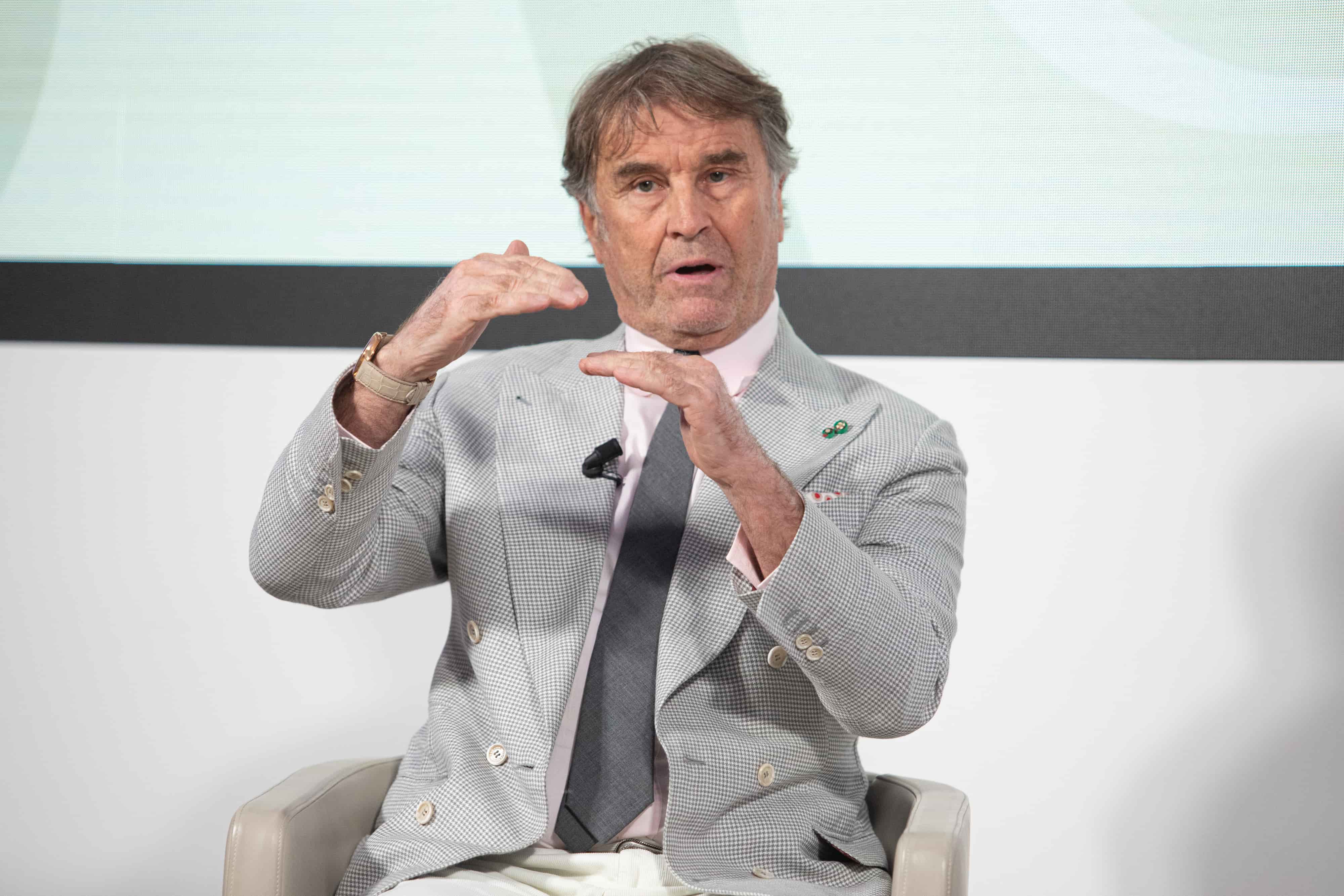 Cucinelli nel mirino, accuse di vendite in Russia e crollo in Borsa