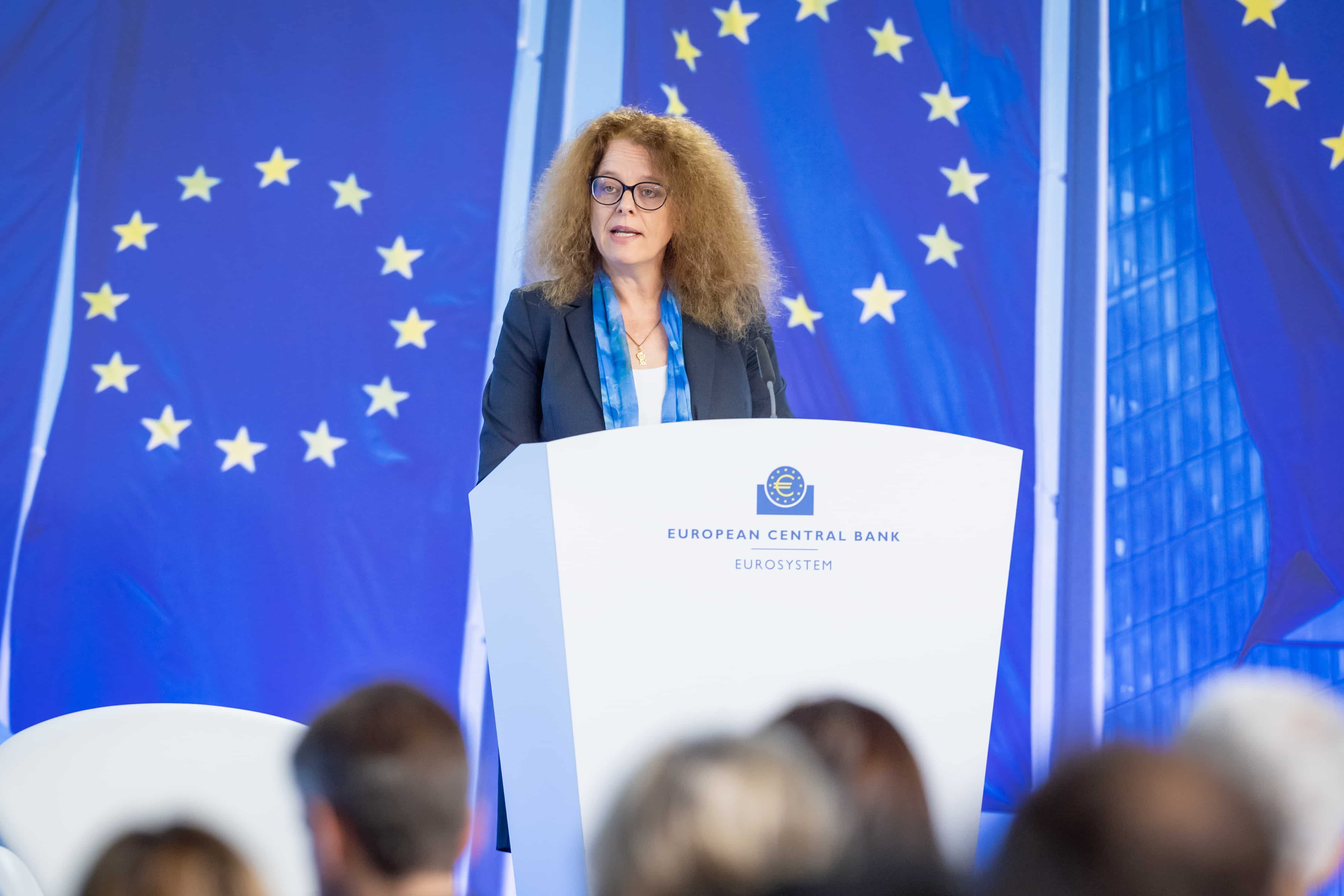 Schnabel segnala stabilità della crescita e fine del ciclo restrittivo mentre l’Europa cerca slancio nell’innovazione