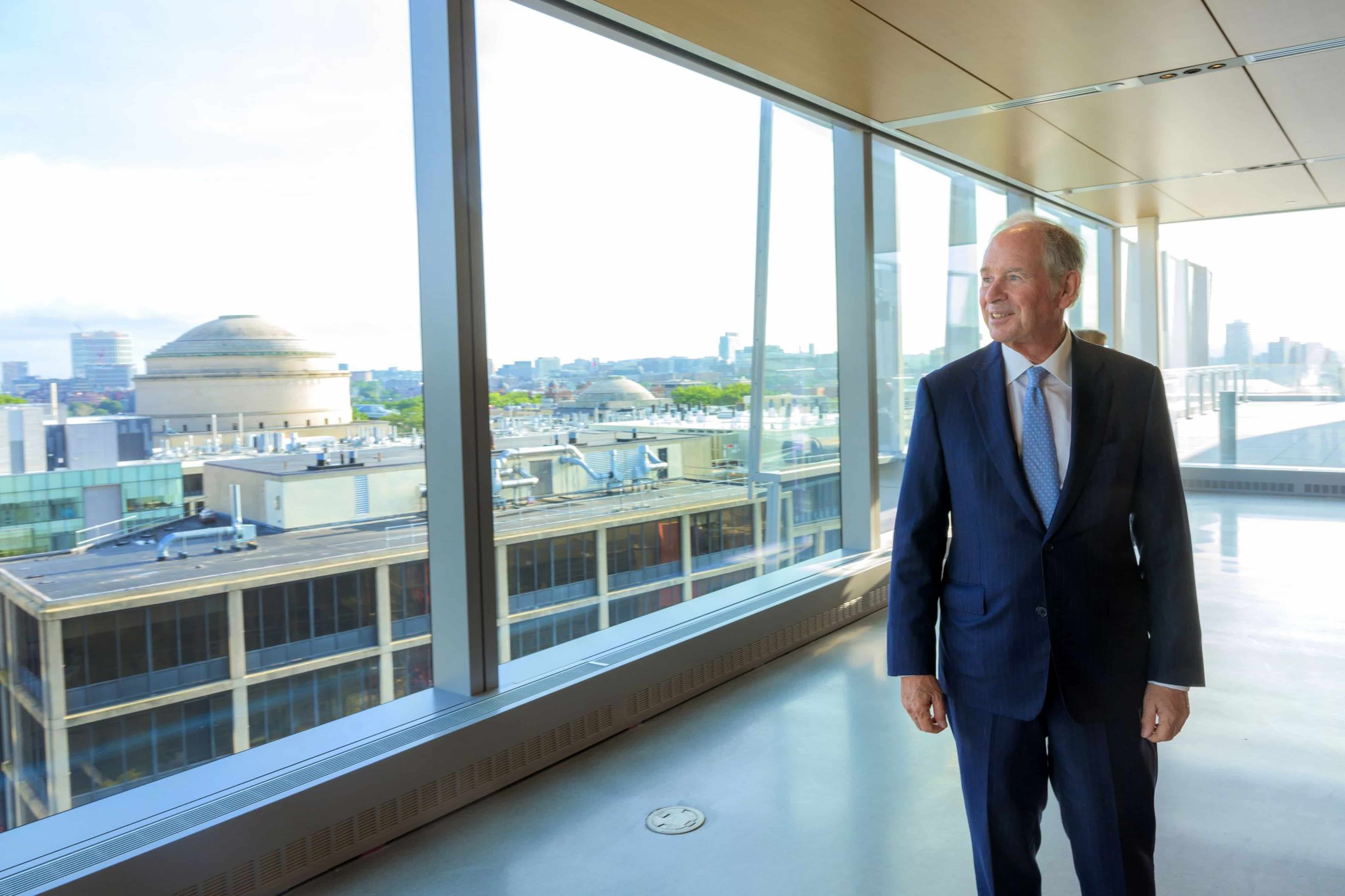 Blackstone supera le attese nel secondo trimestre 2025, utile netto a 1,6 miliardi e asset in gestione oltre 1,2 trilioni di dollari