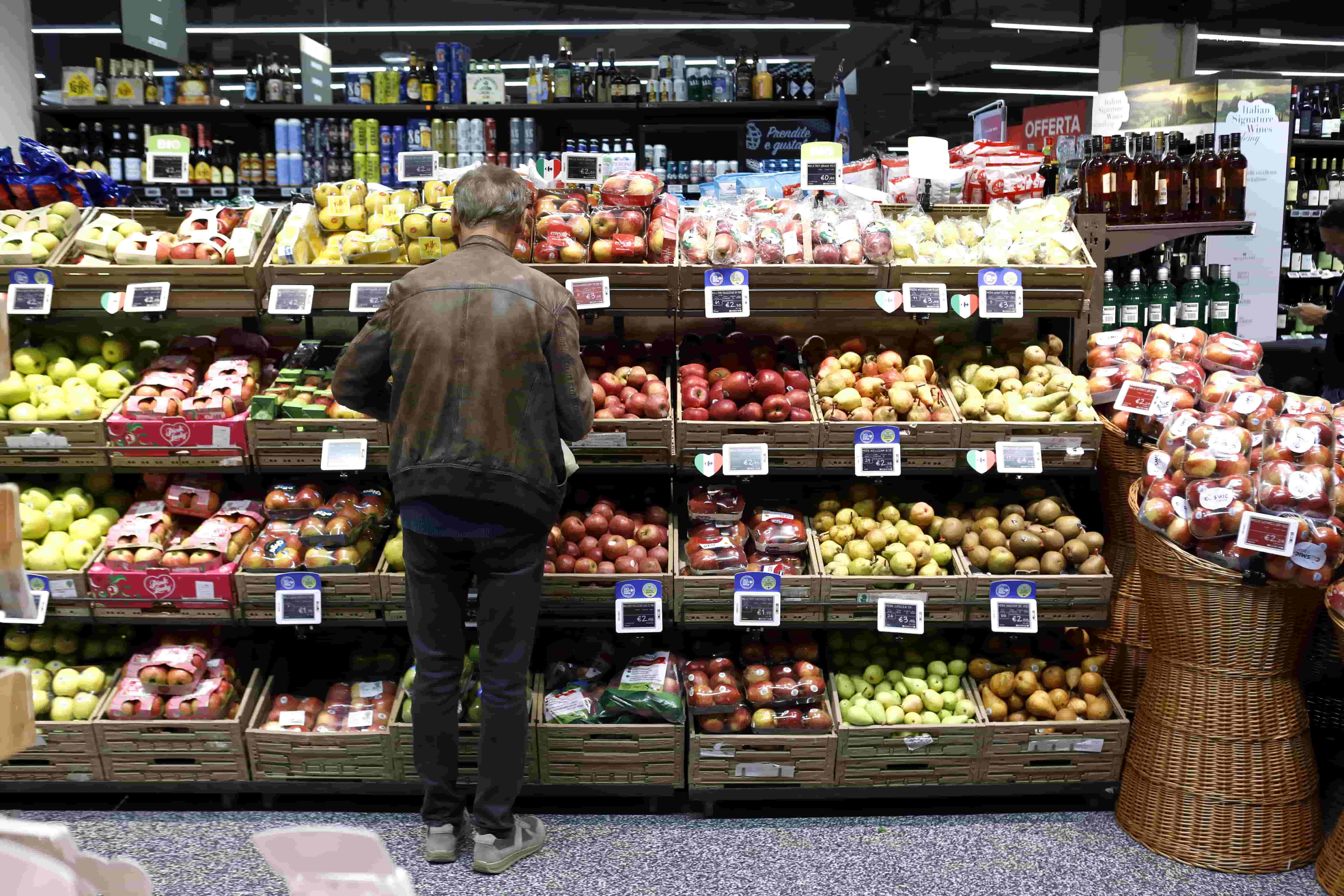 Commercio estero in frenata a maggio trainano solo alimentari e farmaceutica