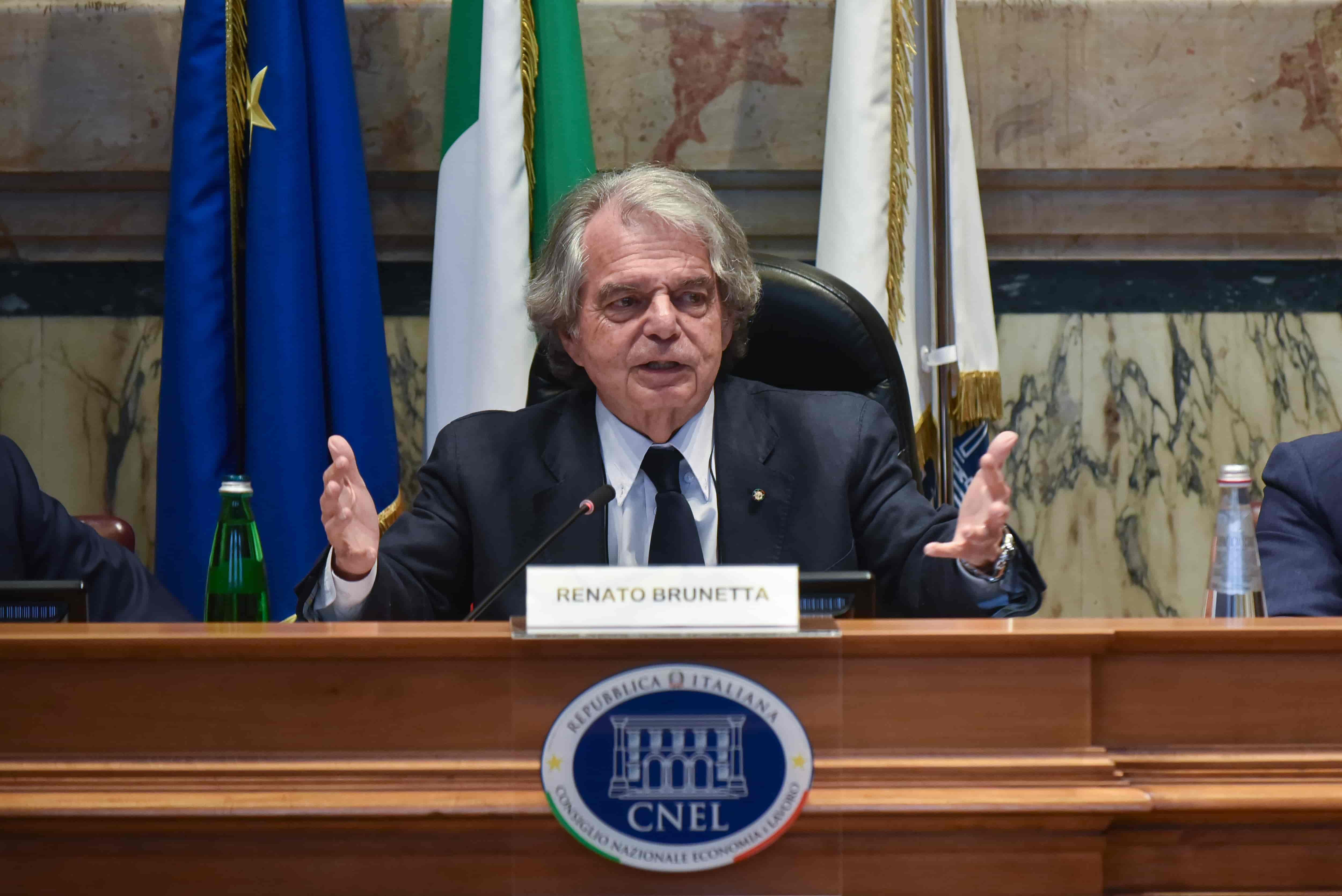 Servizi pubblici 2025, la fotografia del CNEL mostra passi avanti, ma l’Italia corre a due velocità