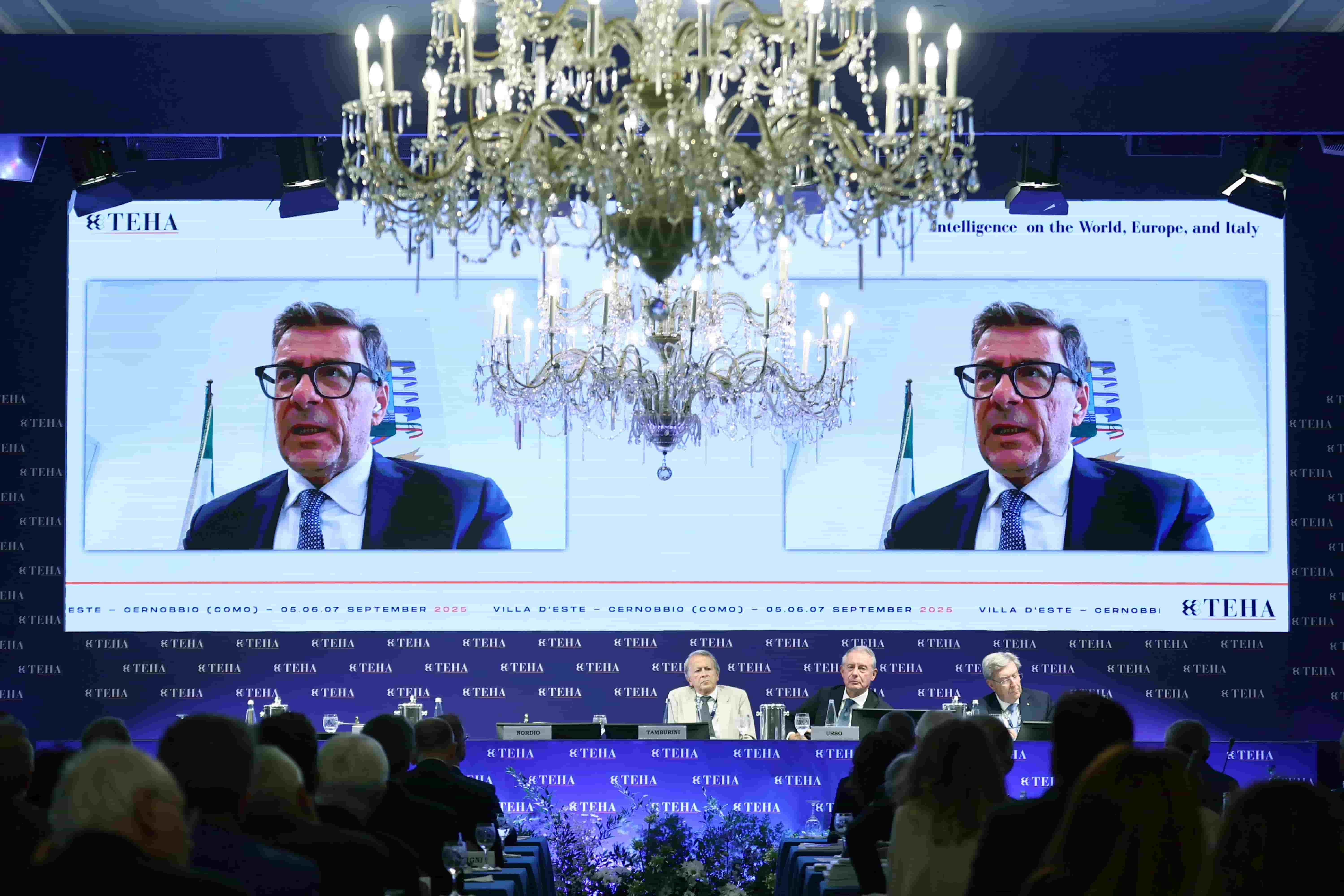 Giorgetti al Forum Ambrosetti: “Pil in crescita dello 0,6% nel 2025, conti pubblici in ordine e niente sacrifici”